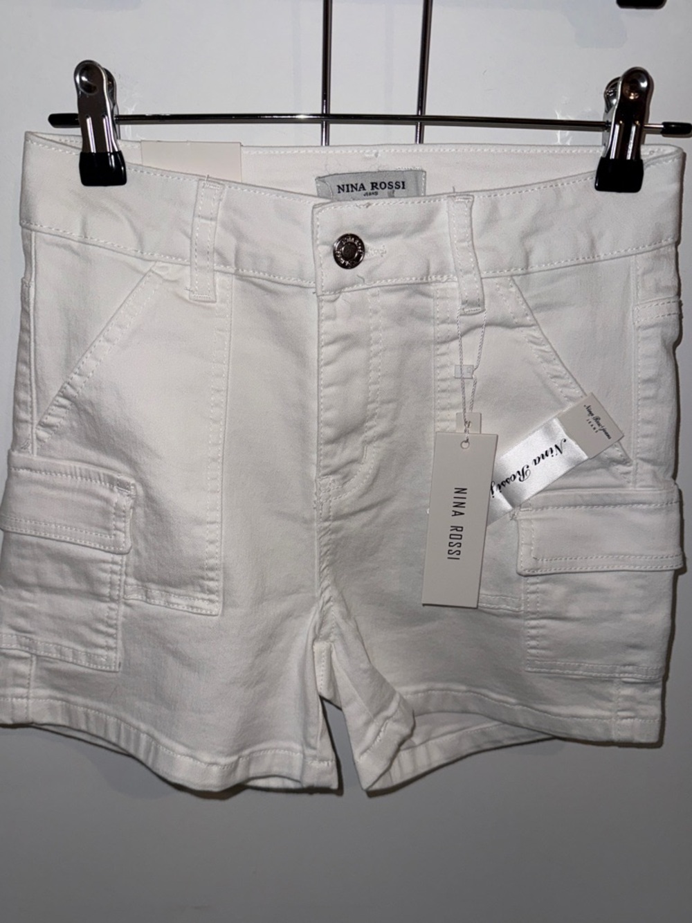 Nina Rossi White Women's Cargo Shorts with Utility Pockets